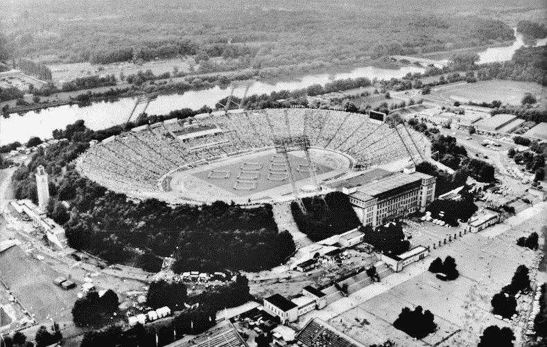 Il Zentralstadion di Lipsia, principale impianto sportivo della DDR e sede della finale del mondiale del 1998