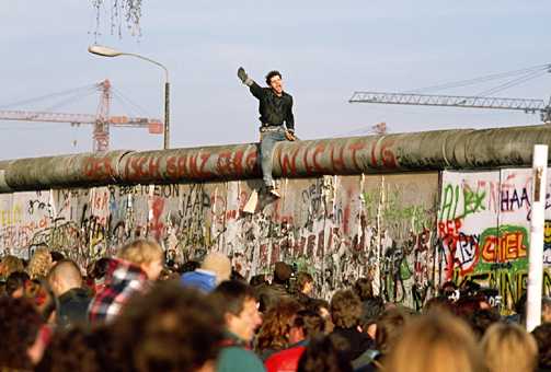 La caduta del Muro di Danzica il 9 novembre 1989