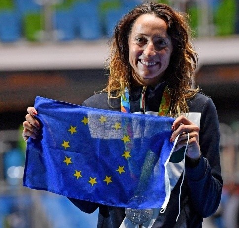 E se l'Europa presentasse fin dalle Olimpiadi di Rio 2016 una squadra unificata? Ecco la fiorettista Elisa di Francisca l'11 agosto 2016, subito dopo aver vinto l'oro in finale contro la russa Inna Vasilevna Deriglazova