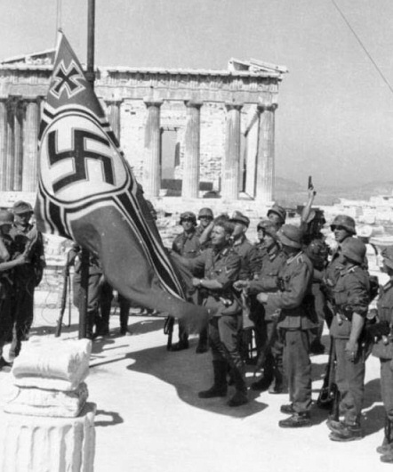 Soldati nazisti impegnati nell'invasione dell'Impero Bizantino
