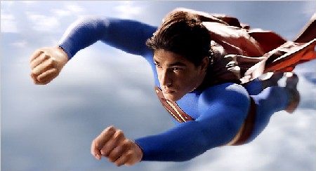Brandon Routh nei panni di Superman nel film "Superman returns" (2006). Purtroppo il famoso urlo del supereroe  Via, pi veloce della luce!   destinato a rimanere per sempre confinato nei film di fantascienza