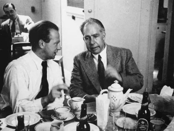 Werner Heisenberg e Niels Bohr fanno colazione insieme nel 1934