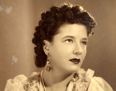 La famosa attrice italo-colombiana di teatro e radionovelas Claretta Petacci, in arte Virna de San Servolo y Valdivia